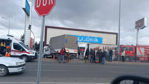 4 aracın karıştığı kazada 3 hafif yaralı