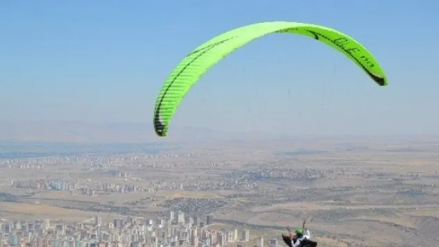 5. Ali Dağı Yamaç Paraşütü Şampiyonası Başladı