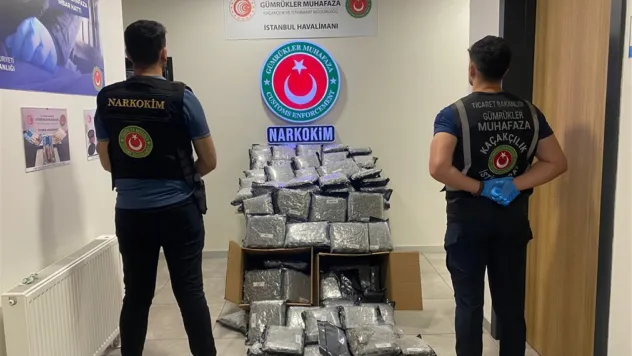 7 Ayda yaklaşık 42 milyarlık kaçak ticari eşya ve uyuşturucu madde ele geçirildi