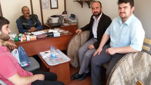 90 Yıllık Kağnı Tekerini Koltuk Olarak Kullandı