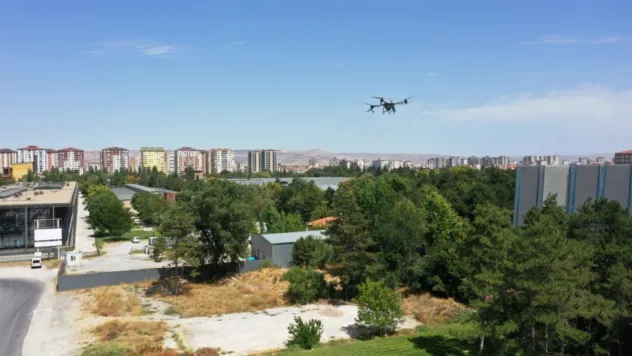 Açık alanlarda drone ile ilaçlama