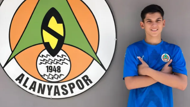 Adı Üzerinde Sporcu Fabrikası: Profesyonel Liglere 13 Futbolcu