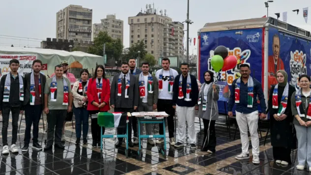 AK Genç Kayseri'den 'Boş Sıralar' Etkinliği ile Gazze'deki Çocuklara Destek