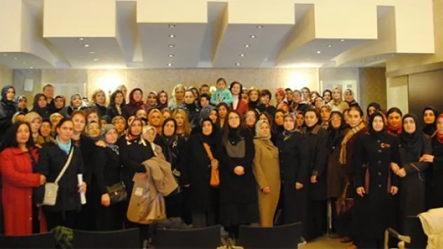 Ak Kadınlar Özgecan için bir araya geldi