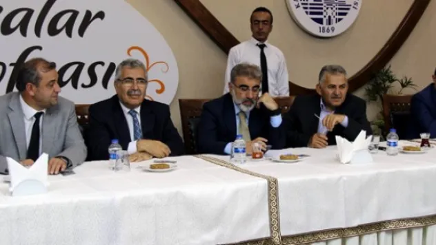 Ak Parti Melikgazi teşkilatı yemekte buluştu