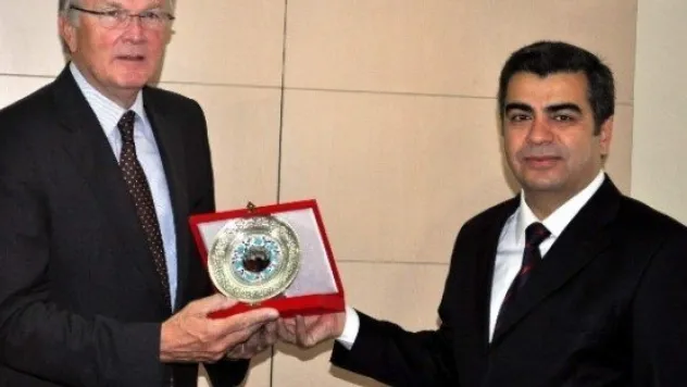 Alman Büyükelçi, Vali Düzgün'ü Ziyaret Etti 