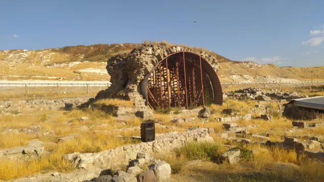 Anadolu Selçuklu Devleti'nin iki önmeli sarayından birisi Kayseri'de bulunuyor