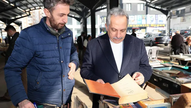 Antikacılar Ramazan'da Pazarda Buluşuyor