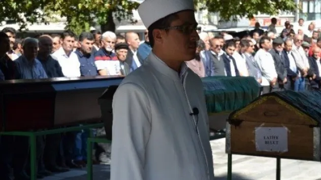 Antrenör Mehmet Bulut'un Annesi Latife Bulut Son Yolculuğuna Uğurlandı 