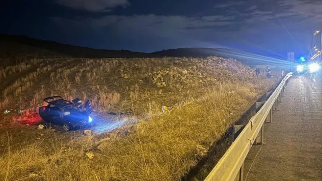 Araç şarampole yuvarlandı