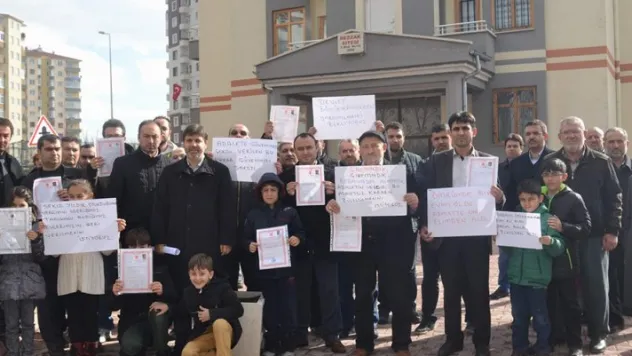 Arsa sahibi müteahhiti mahkemeye verdi olan 28 dairenin sahibine oldu