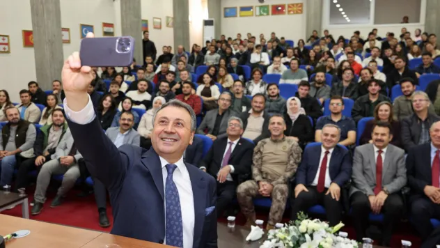 ASFAT Genel Müdürü İlbaş, Havacılık ve Uzay Bilimleri Fakültesi'nin açılış dersini verdi