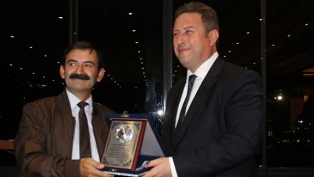 ASGD Kayseri Şubesi'nden 20 yılını dolduranlara plaket