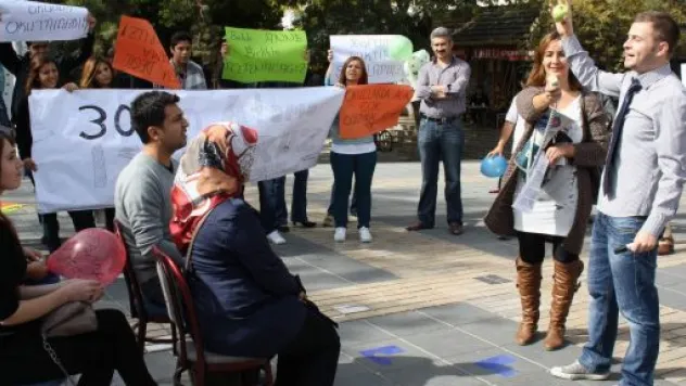 ATANAMAYAN ÖĞRETMENLER EYLEM YAPTI