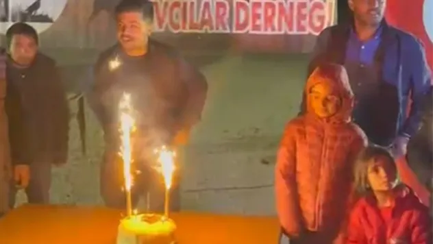 Avcılardan polislere sürpriz kutlama
