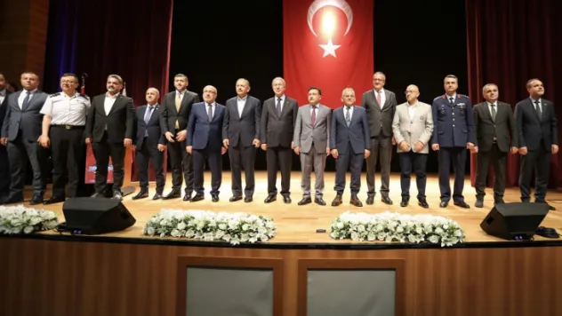 Bakan Akar: 'TSK'nın şu an oradan (Suriye) çekilmesi felaket olur'