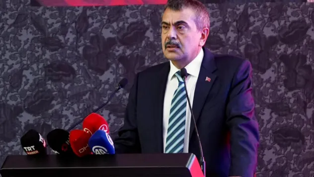 Bakan Tekin açıkladı: Okullarda ara tatil kalkabilir