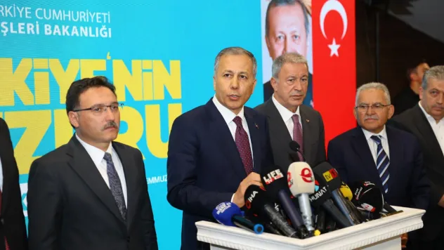 Bakan Yerlikaya, 'Türkiye'nin Huzuru Kayseri' toplantısı yaptı