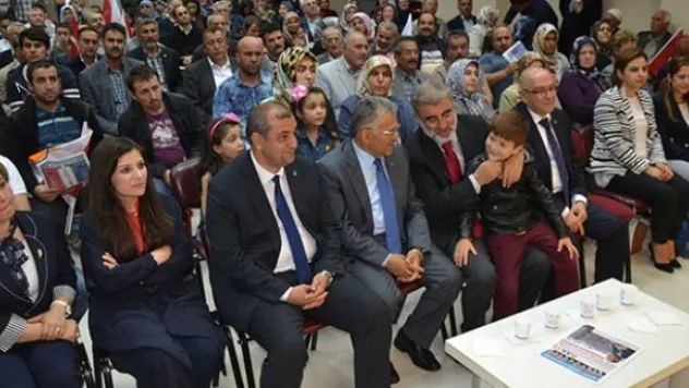 Bakan Yıldız, Kayseri'de genişletilmiş mahalle toplantısına katıldı