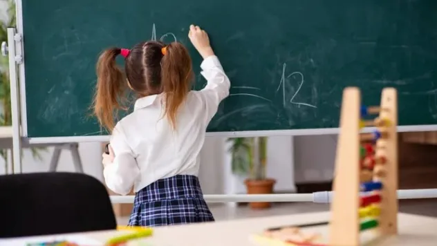 Bakanlık ilkokula başlama yaşının 69 aydan 72 aya çıkarılması konusunda harekete geçti