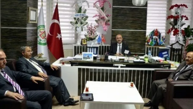 Basın Yayın Ve Enformasyon İl Müdürü Mehmet Uğurlu, Başkan Şinasi Gülcüoğlu'nu Ziyaret Etti 