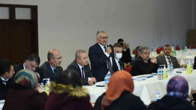 Başkan Büyükkılıç 22 günde 13 ilçede 533 muhtar ile görüştü