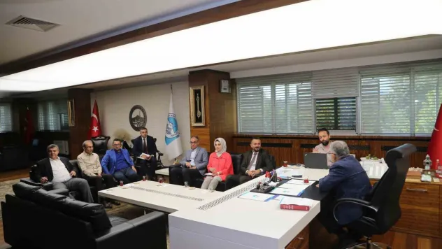 Başkan Büyükkılıç'a 'Millet Bahçesi Kütüphanesi' sunumu