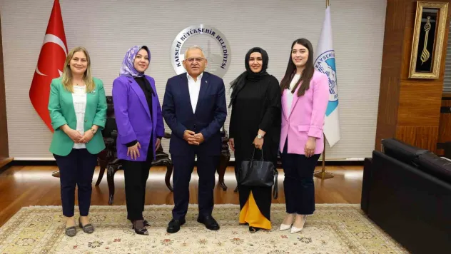 Başkan Büyükkılıç'a garnizon komutanı, STK temsilcileri ve müdürlerden tebrik ziyareti