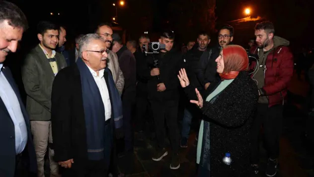 Başkan Büyükkılıç'a İncesu'da meşaleli, coşkulu karşılama