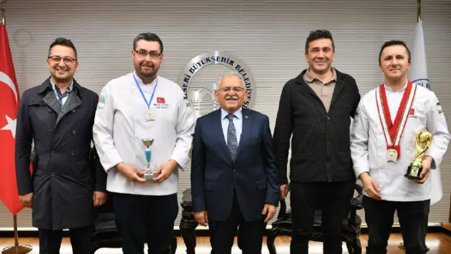 Başkan Büyükkılıç'a ziyaretler ve ağırlama