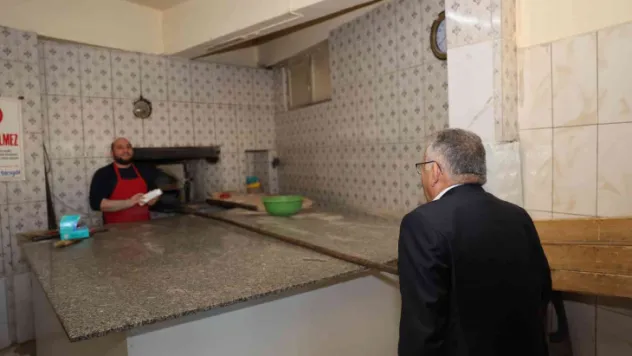 Başkan Büyükkılıç, Bünyan'da Büyükşehir'in çalışmalarını denetledi, esnafla buluştu