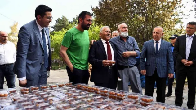 Başkan Büyükkılıç, esnaf ziyaretlerini sürdürüyor