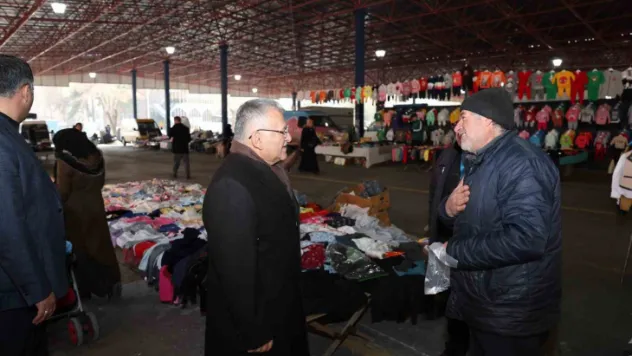 Başkan Büyükkılıç, pazarcı esnafı ve vatandaşlarla buluştu