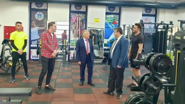 Başkan Büyükkılıç Talas Sosyal Yaşam Merkezi'nde vatandaşlarla bir araya geldi