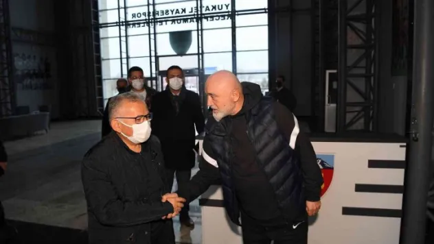 Başkan Büyükkılıç'tan Yukatel Kayserispor'a moral ziyareti
