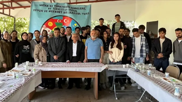 Başkan Büyükkılıç, Türk Dünyası gençleri ile bir araya geldi