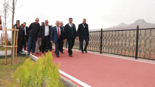 Başkan Büyükkılıç ve Başkan Taşyapan, Yeşilhisar'daki çalışmaları yerinde inceledi