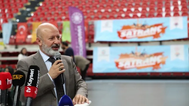 Başkan Çolakbayrakdar, 'Çocuklarımızın fiziksel ve zihinsel gelişimine büyük katkı sağlıyoruz'