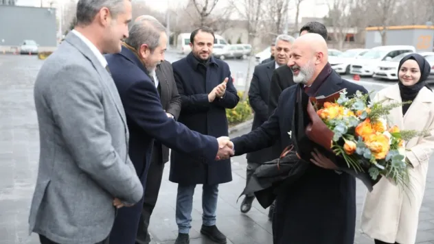 Başkan Çolakbayrakdar, 'Daha fazla çalışarak, yürümek yok, koşmak var'