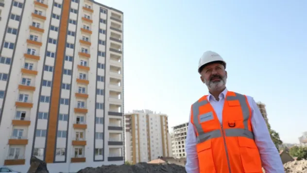 Başkan Çolakbayrakdar: 'Dönüşümle 3 bin 59 aile mutlu ve huzurlu yuvalarında'