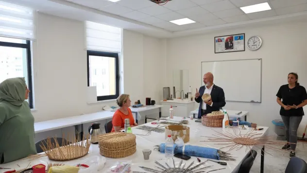 Başkan Çolakbayrakdar, 'Hayatın tüm renkleri, 7'den 70'e bu çatı altında buluşuyor'