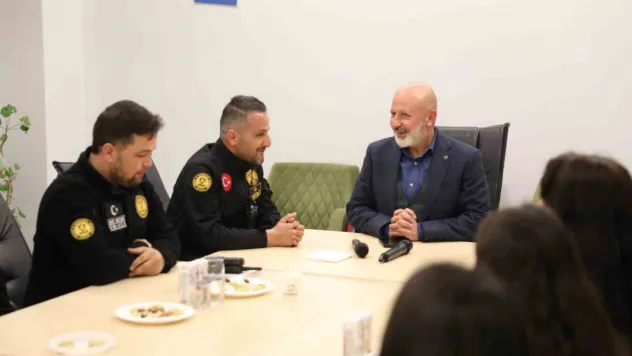 Başkan Çolakbayrakdar, 'İnsanı merkez alan hizmet anlayışıyla çalışıyoruz'