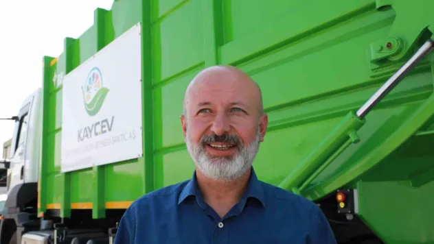 Başkan Çolakbayrakdar, 'Türkiye'de ilk olan sistemle geri dönüşüme büyük katkı sağlıyoruz'