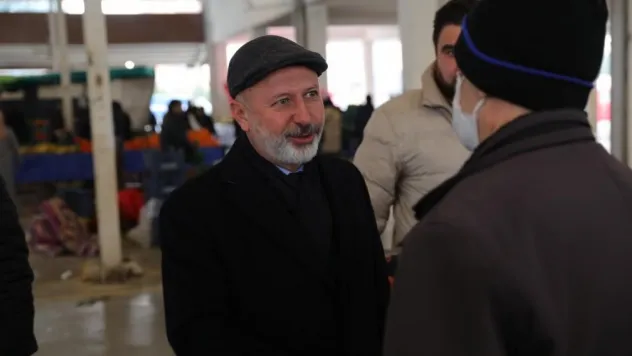 Başkan Çolakbayrakdar, pazarcı esnafını ziyaret etti