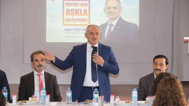 Başkan Esat Öztürk tecrübelerini öğrenciler ile paylaştı