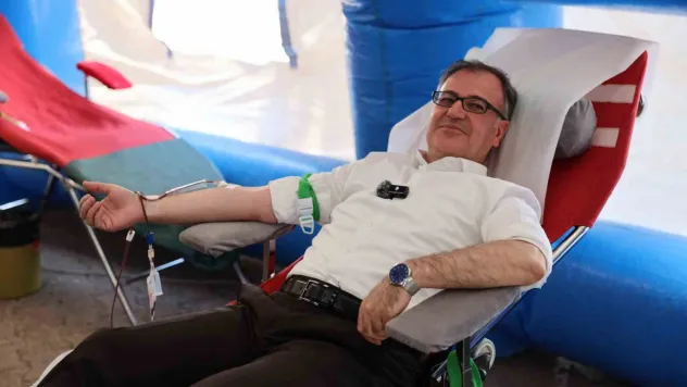 Başkan Özdoğan'dan örnek kan bağışı