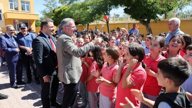 Başkan Özdoğan: 'Hacılar'da eğitim yatırımlarımızı sürdüreceğiz'