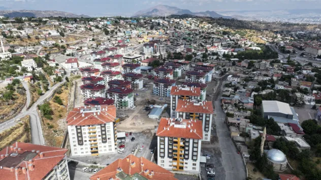 Başkan Özdoğan: 'Kış gelmeden vatandaşlarımız evlerine yerleşecek'