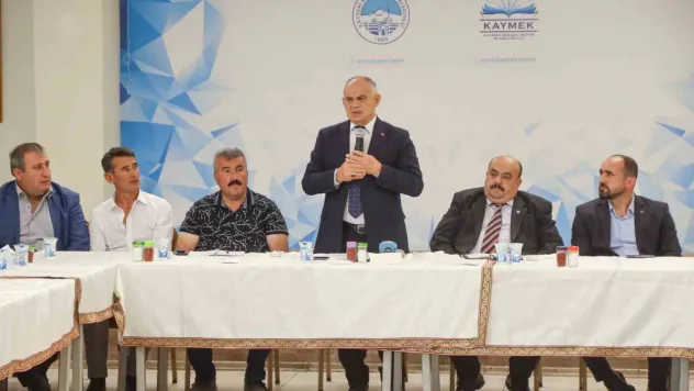 Başkan Öztürk, mahalle muhtarlarıyla istişare toplantısı gerçekleştirdi