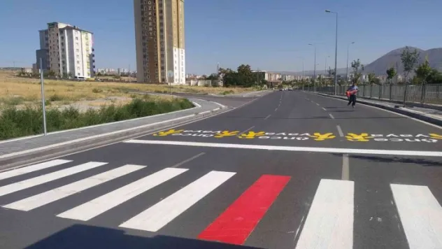 Başkan Palancıoğlu: 'Güvenli ve seri ulaşım için yol çizgi boyası satın alındı'